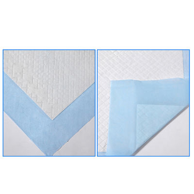 almofadas de cama descartáveis do hospital da polpa do fluff de Underpads da cama da absorção 750ml pesada